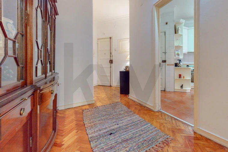 Apartamento T2 para Arrendamento em Campo de Ourique Foto 5