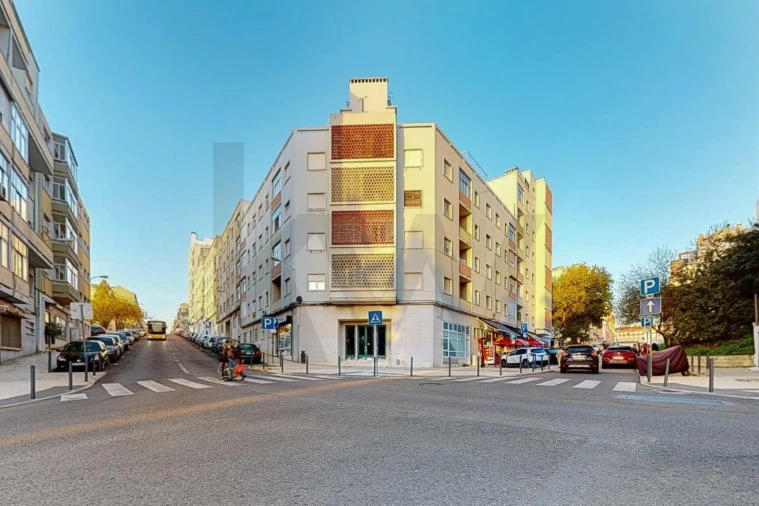 Apartamento T2 para Arrendamento em Campo de Ourique Foto 30