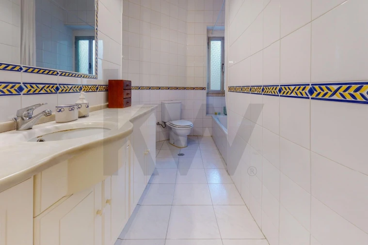 Apartamento T2 para Arrendamento em Campo de Ourique Foto 25