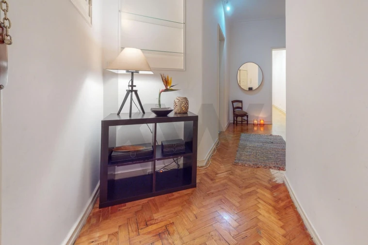 Apartamento T2 para Arrendamento em Campo de Ourique Foto 2