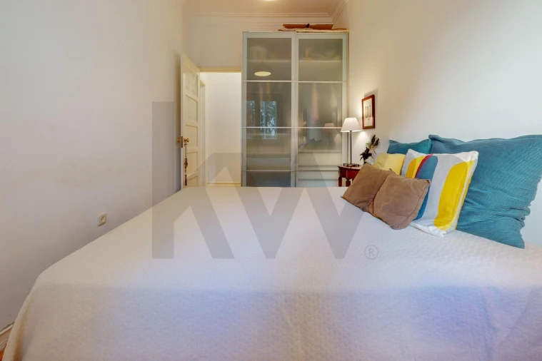 Apartamento T2 para Arrendamento em Campo de Ourique Foto 13