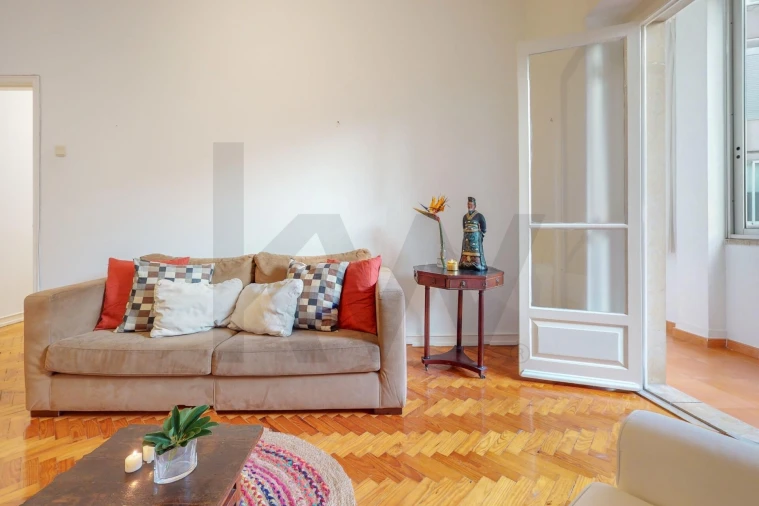 Apartamento T2 para Arrendamento em Campo de Ourique Foto 21