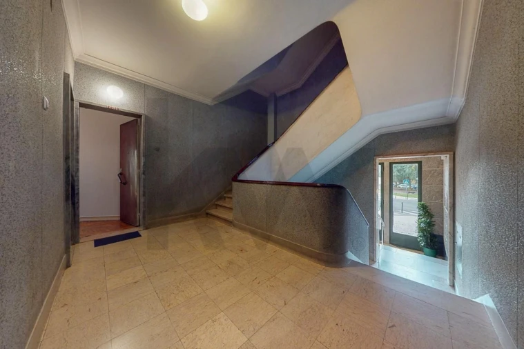 Apartamento T2 para Arrendamento em Campo de Ourique Foto 29