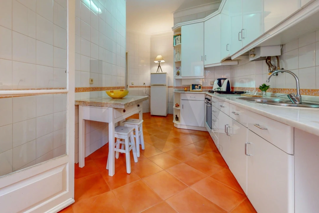 Apartamento T2 para Arrendamento em Campo de Ourique Foto 9