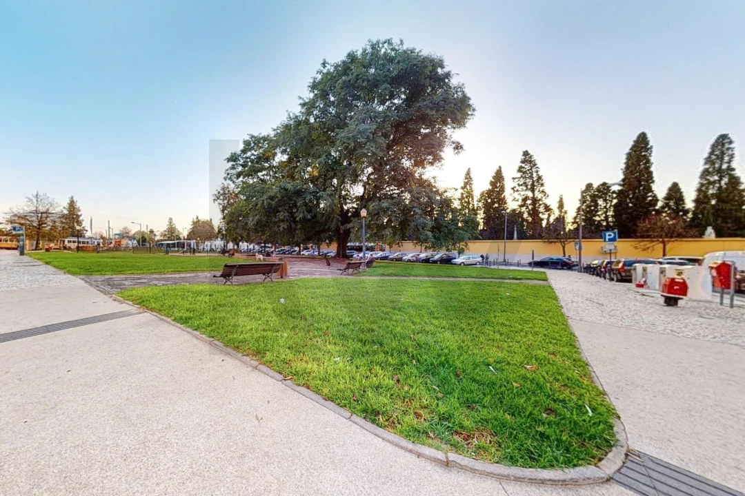 Apartamento T2 para Arrendamento em Campo de Ourique Foto 31