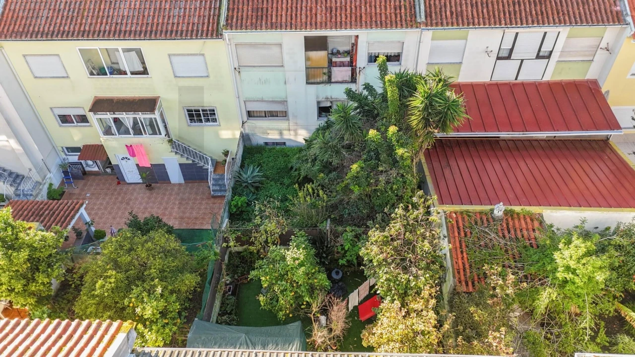 Moradia T2 para Venda em Corroios Foto 3