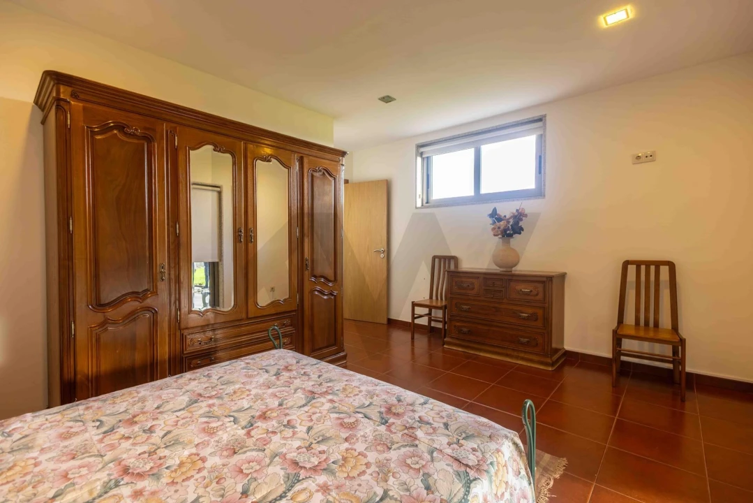 Moradia T4 para Venda em Vilarandelo Foto 40