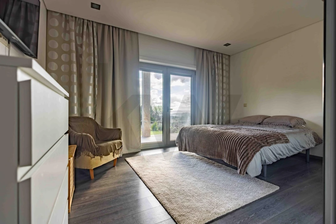 Moradia T4 para Venda em Vilarandelo Foto 18