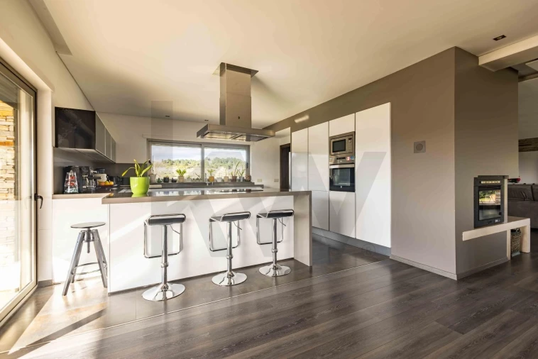 Moradia T4 para Venda em Vilarandelo Foto 11