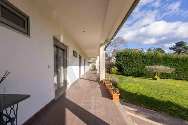 Moradia T4 para Venda em Vilarandelo Foto 4