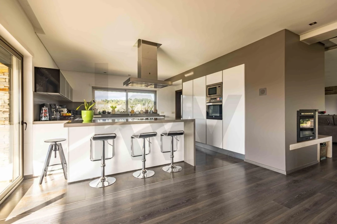 Moradia T4 para Venda em Vilarandelo Foto 11