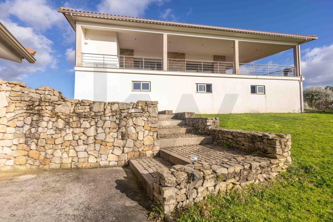 Moradia T4 para Venda em Vilarandelo Foto 29