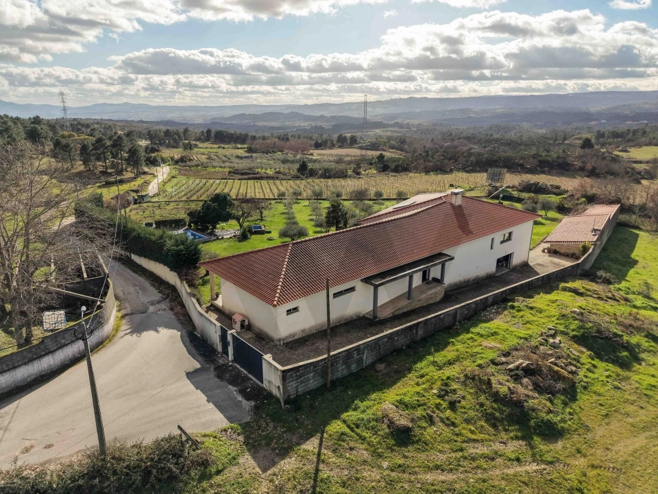 Moradia T4 para Venda em Vilarandelo Foto 7