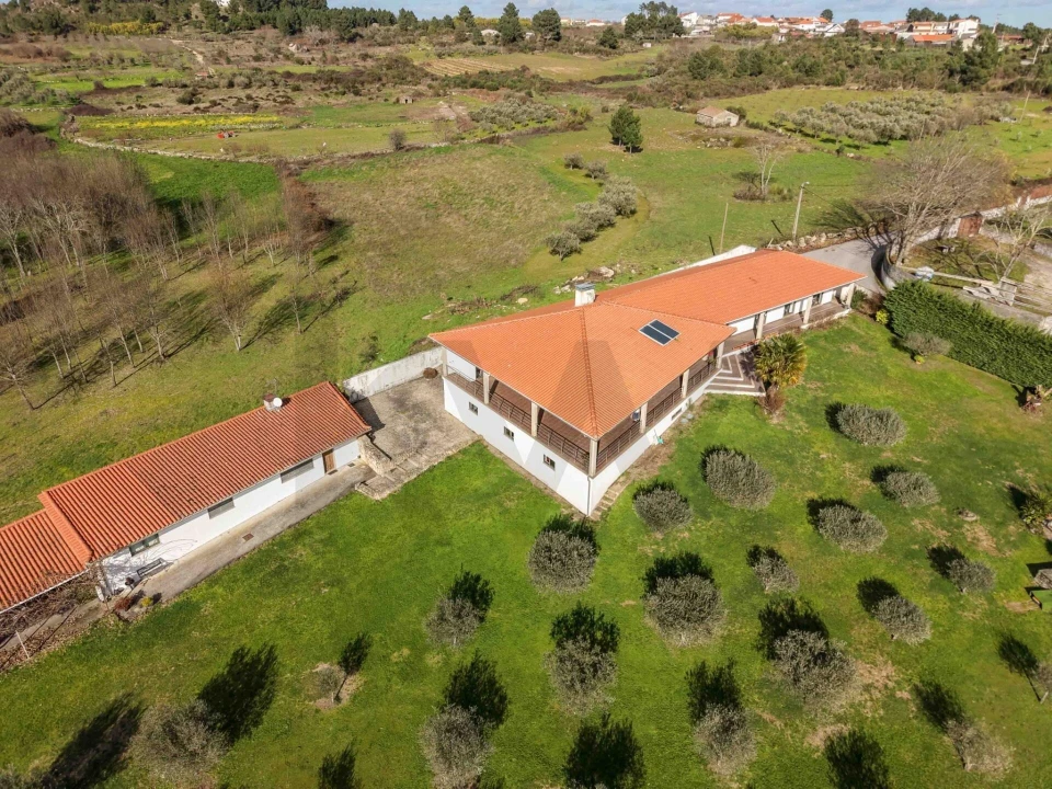 Moradia T4 para Venda em Vilarandelo Foto 47