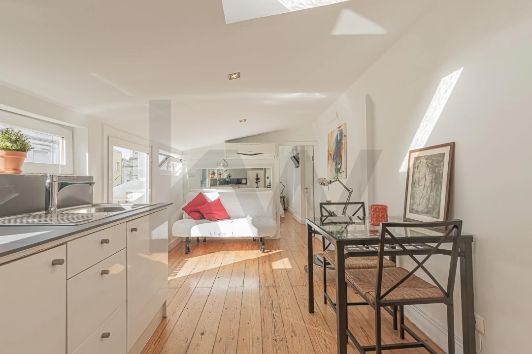 Apartamento T1 para Arrendamento em Santo António Foto 5