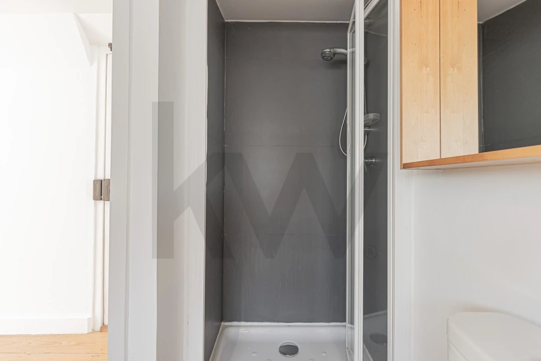 Apartamento T1 para Arrendamento em Santo António Foto 18