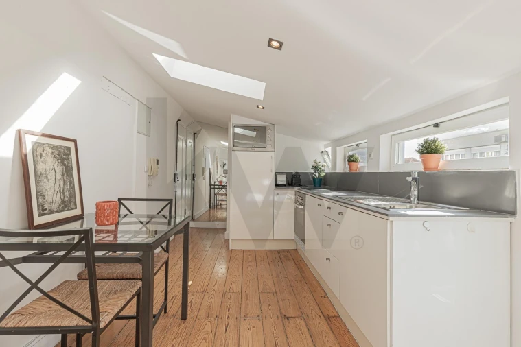 Apartamento T1 para Arrendamento em Santo António Foto 6