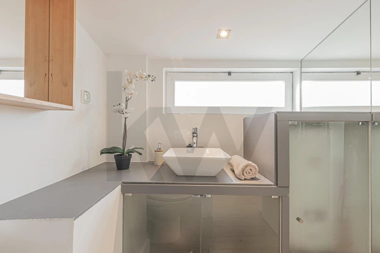 Apartamento T1 para Arrendamento em Santo António Foto 15