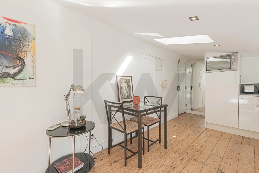 Apartamento T1 para Arrendamento em Santo António Foto 2