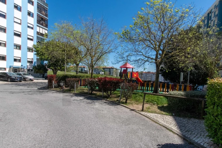 Apartamento T2 para Venda em Odivelas Foto 16