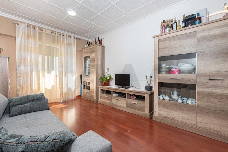 Apartamento T2 para Venda em Odivelas Foto 2