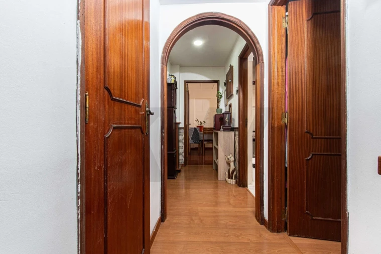 Apartamento T2 para Venda em Odivelas Foto 8