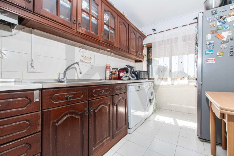 Apartamento T2 para Venda em Odivelas Foto 5