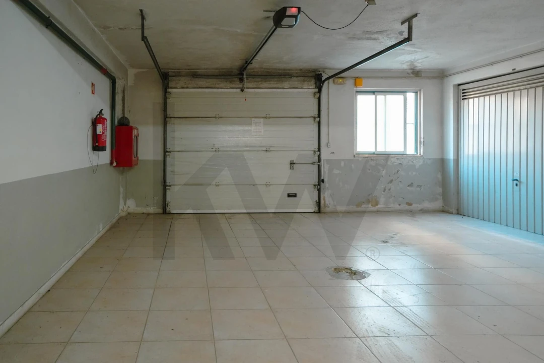 Apartamento T3 para Venda em Charneca de Caparica e Sobreda Foto 36