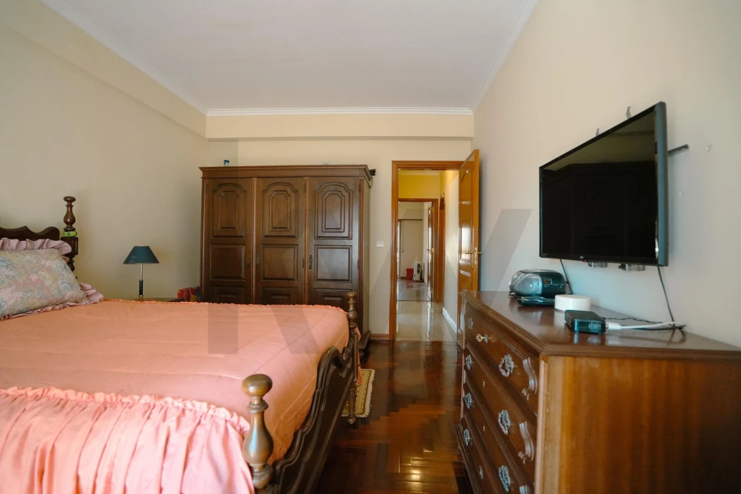 Apartamento T3 para Venda em Charneca de Caparica e Sobreda Foto 18