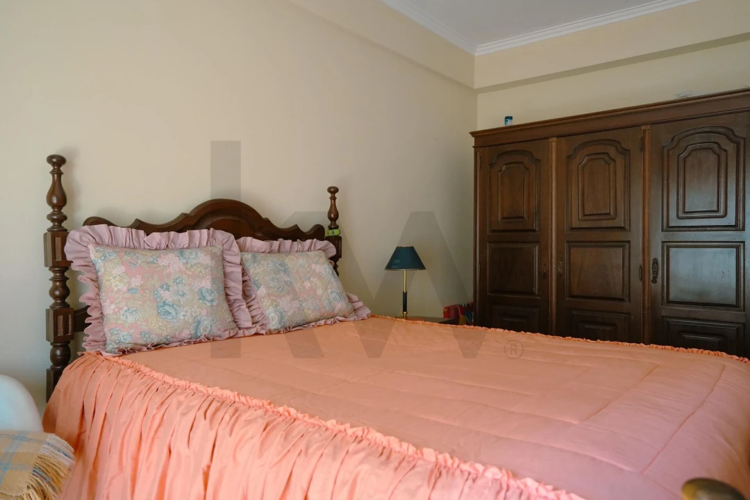 Apartamento T3 para Venda em Charneca de Caparica e Sobreda Foto 17