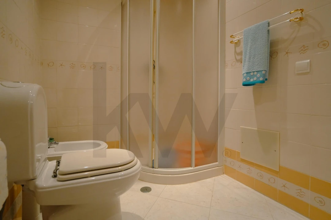 Apartamento T3 para Venda em Charneca de Caparica e Sobreda Foto 30