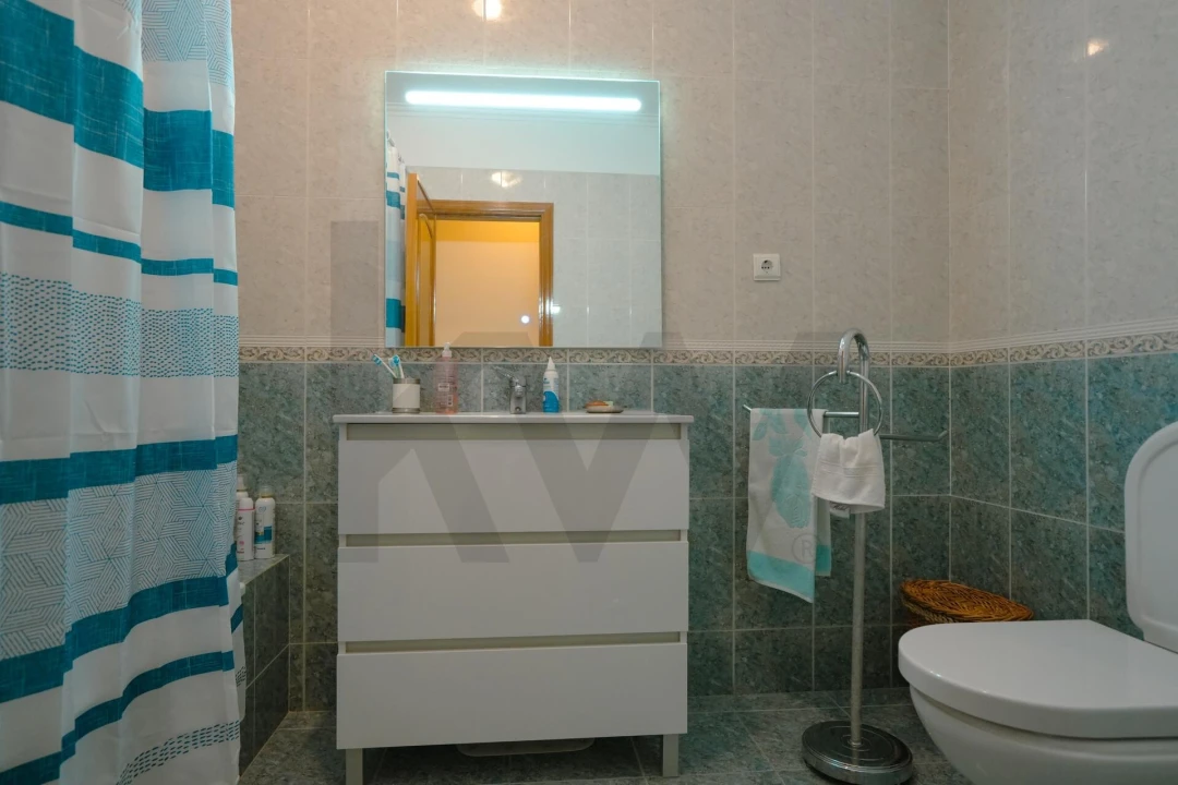 Apartamento T3 para Venda em Charneca de Caparica e Sobreda Foto 21