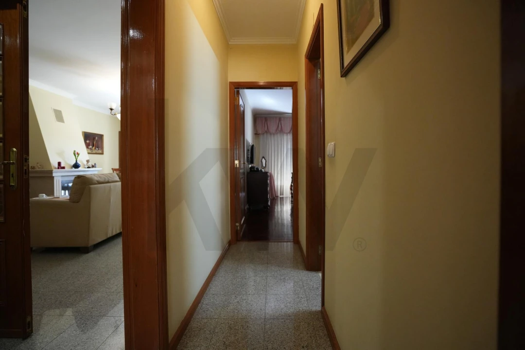 Apartamento T3 para Venda em Charneca de Caparica e Sobreda Foto 14