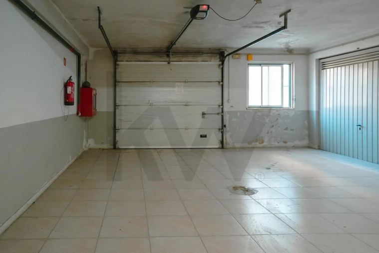 Apartamento T3 para Venda em Charneca de Caparica e Sobreda Foto 36