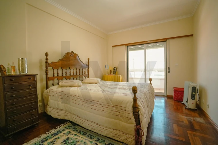 Apartamento T3 para Venda em Charneca de Caparica e Sobreda Foto 12