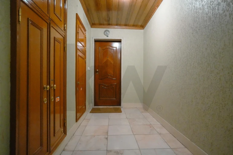 Apartamento T3 para Venda em Charneca de Caparica e Sobreda Foto 34