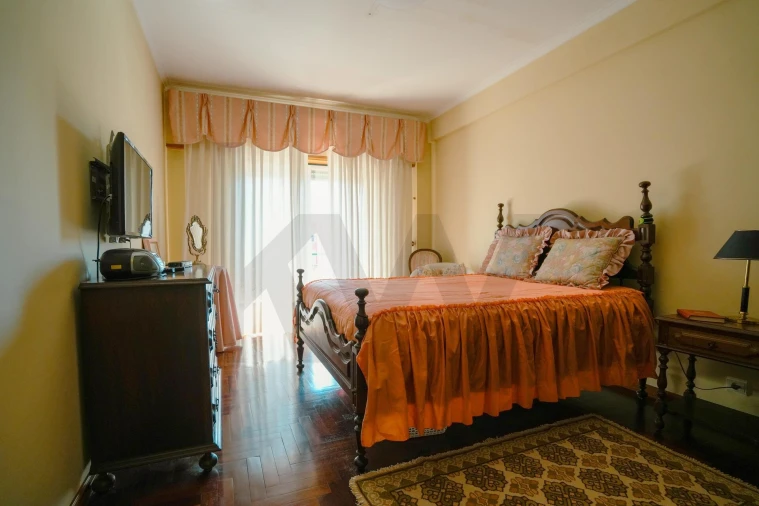 Apartamento T3 para Venda em Charneca de Caparica e Sobreda Foto 15