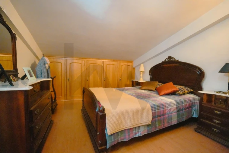 Apartamento T3 para Venda em Charneca de Caparica e Sobreda Foto 28