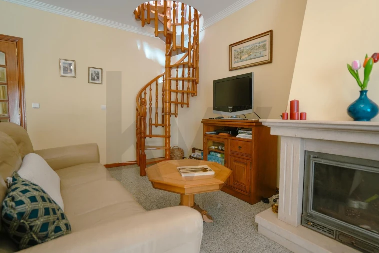 Apartamento T3 para Venda em Charneca de Caparica e Sobreda Foto 5