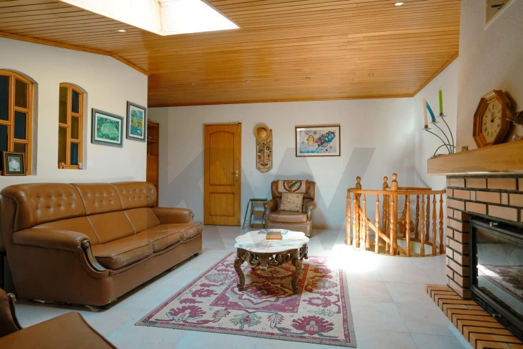 Apartamento T3 para Venda em Charneca de Caparica e Sobreda Foto 24