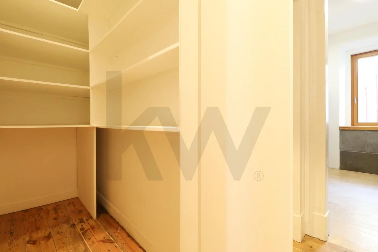 Apartamento T2 para Arrendamento em Misericórdia Foto 14