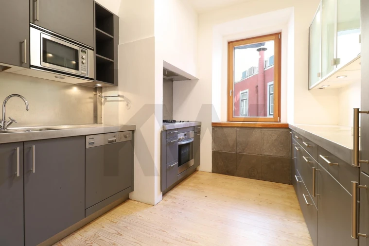 Apartamento T2 para Arrendamento em Misericórdia Foto 13