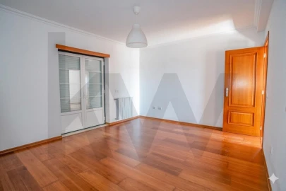 Moradia T3 para Venda em Nadadouro