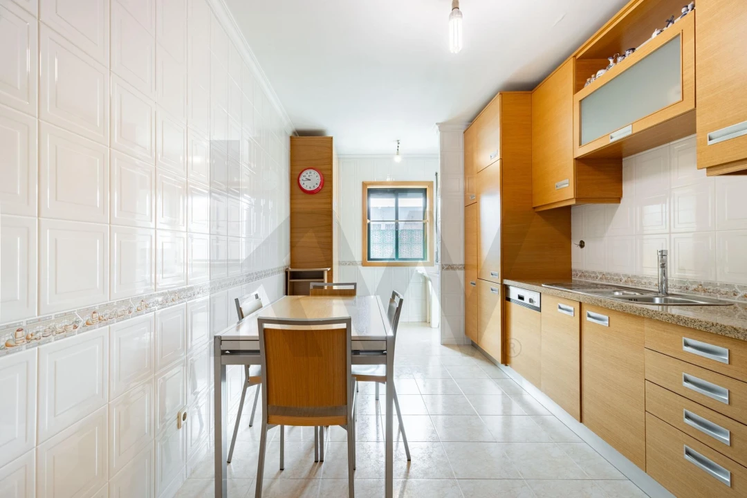 Apartamento T4 para Venda em São João da Madeira Foto 5