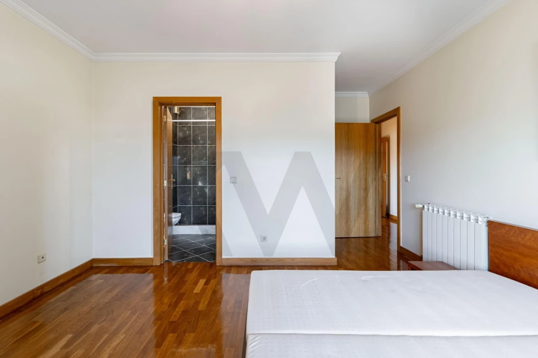 Apartamento T4 para Venda em São João da Madeira Foto 17