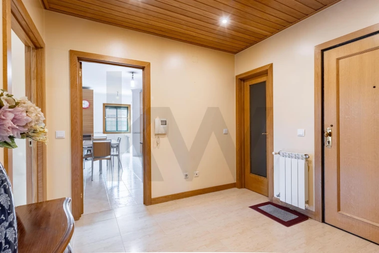 Apartamento T4 para Venda em São João da Madeira Foto 4