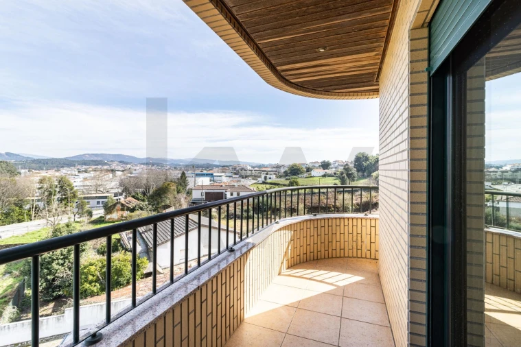 Apartamento T4 para Venda em São João da Madeira Foto 20