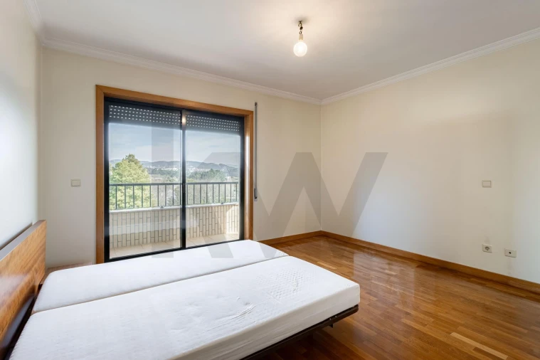 Apartamento T4 para Venda em São João da Madeira Foto 16