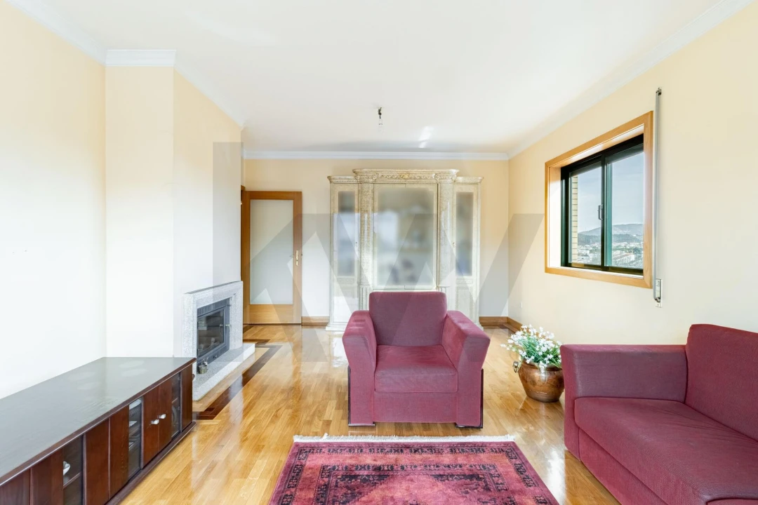 Apartamento T4 para Venda em São João da Madeira Foto 9