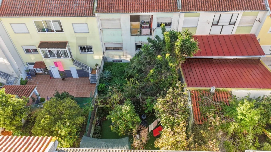 Moradia T2 para Venda em Corroios Foto 2